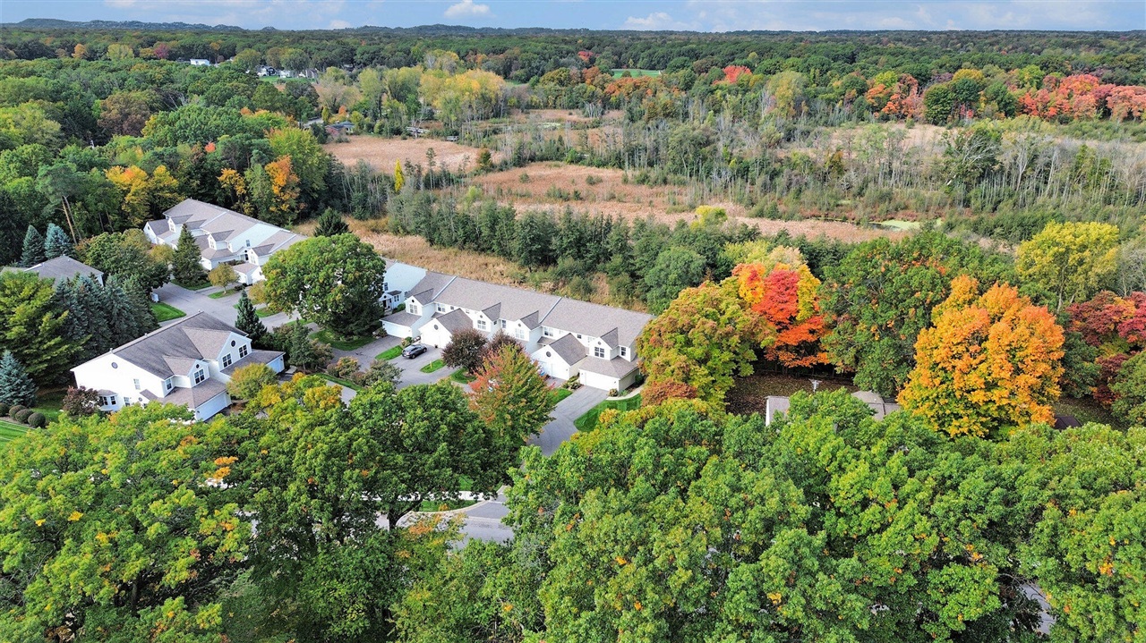 86 Sun Ridge Drive, Holland, MI, 49424-6673