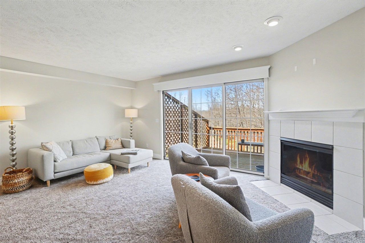 86 Sun Ridge Drive, Holland, MI, 49424-6673