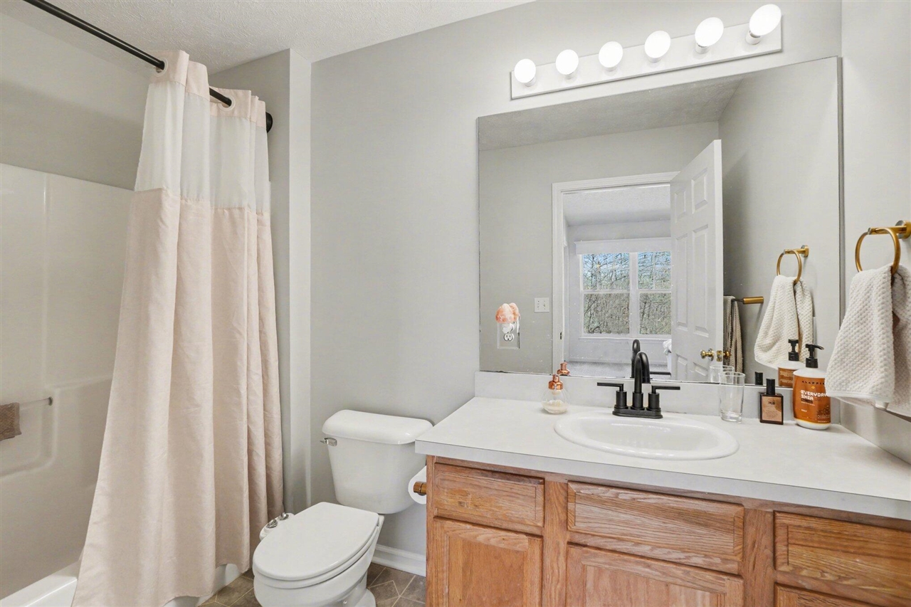 86 Sun Ridge Drive, Holland, MI, 49424-6673