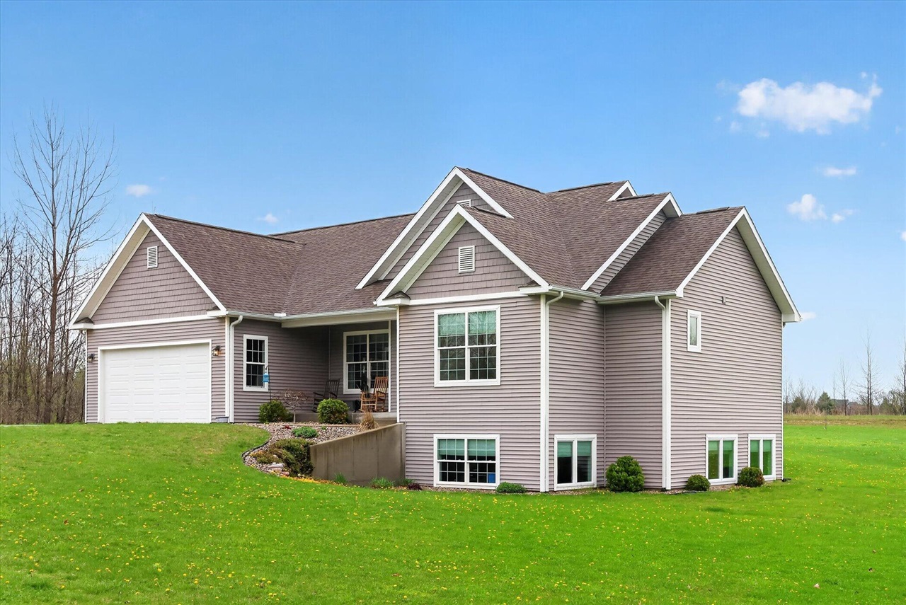 6310 N 32nd Street, Richland, MI, 49083-9425