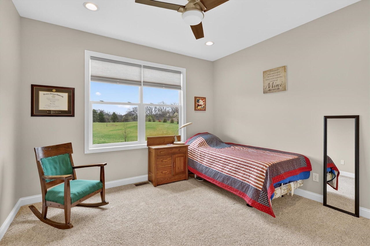 6310 N 32nd Street, Richland, MI, 49083-9425