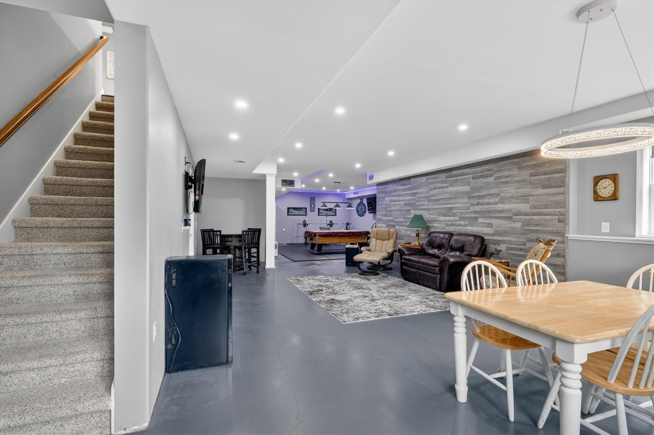 6310 N 32nd Street, Richland, MI, 49083-9425