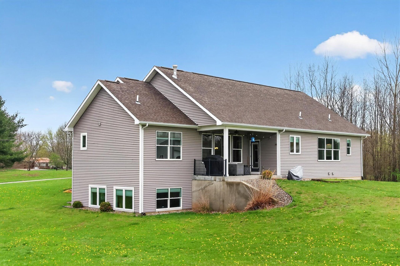 6310 N 32nd Street, Richland, MI, 49083-9425