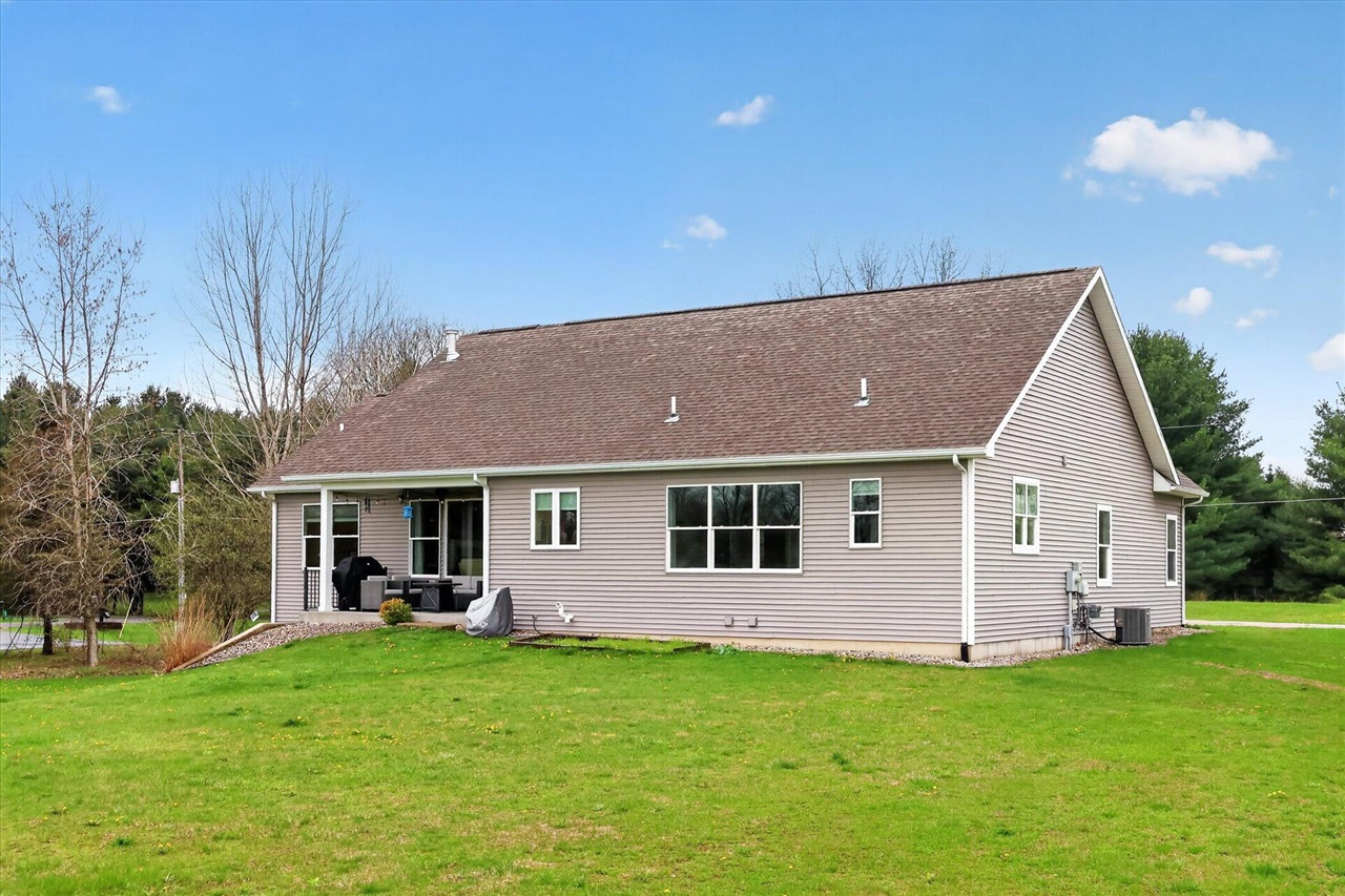 6310 N 32nd Street, Richland, MI, 49083-9425