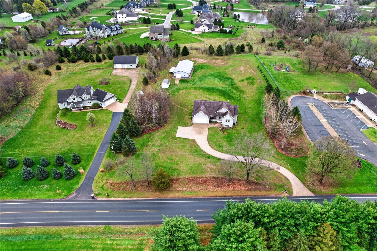 6310 N 32nd Street, Richland, MI, 49083-9425