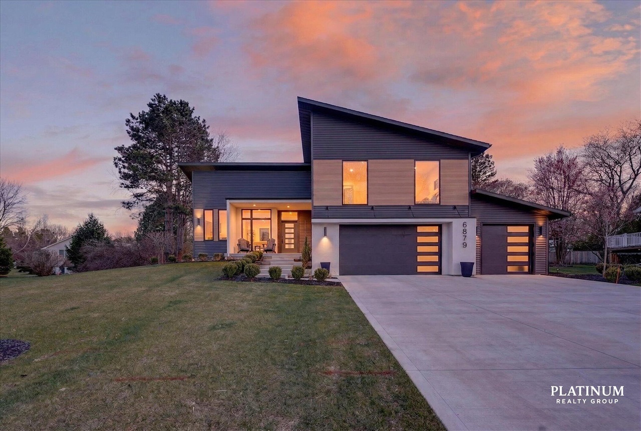 6879 Vista De Oro Drive, Rockford, MI, 49341-9469