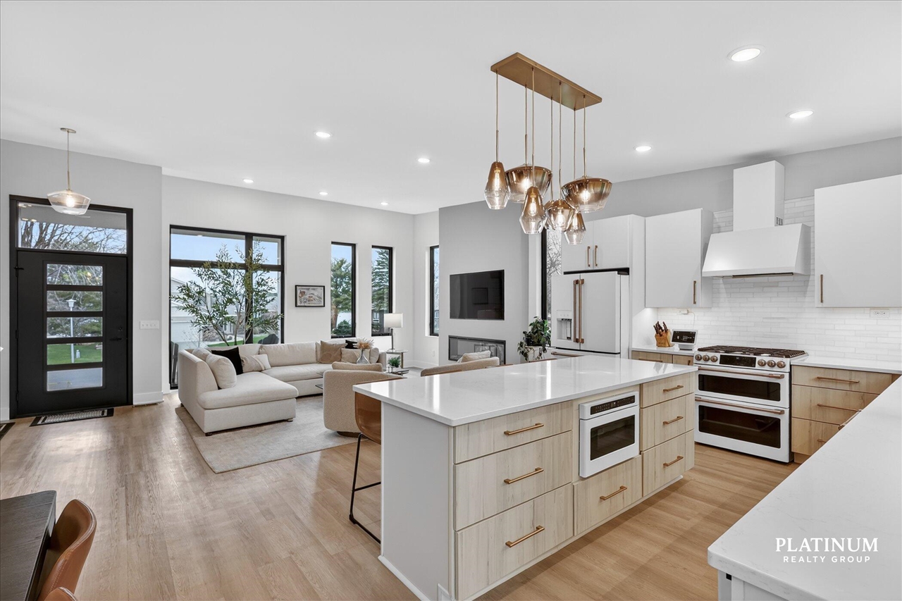 6879 Vista De Oro Drive, Rockford, MI, 49341-9469