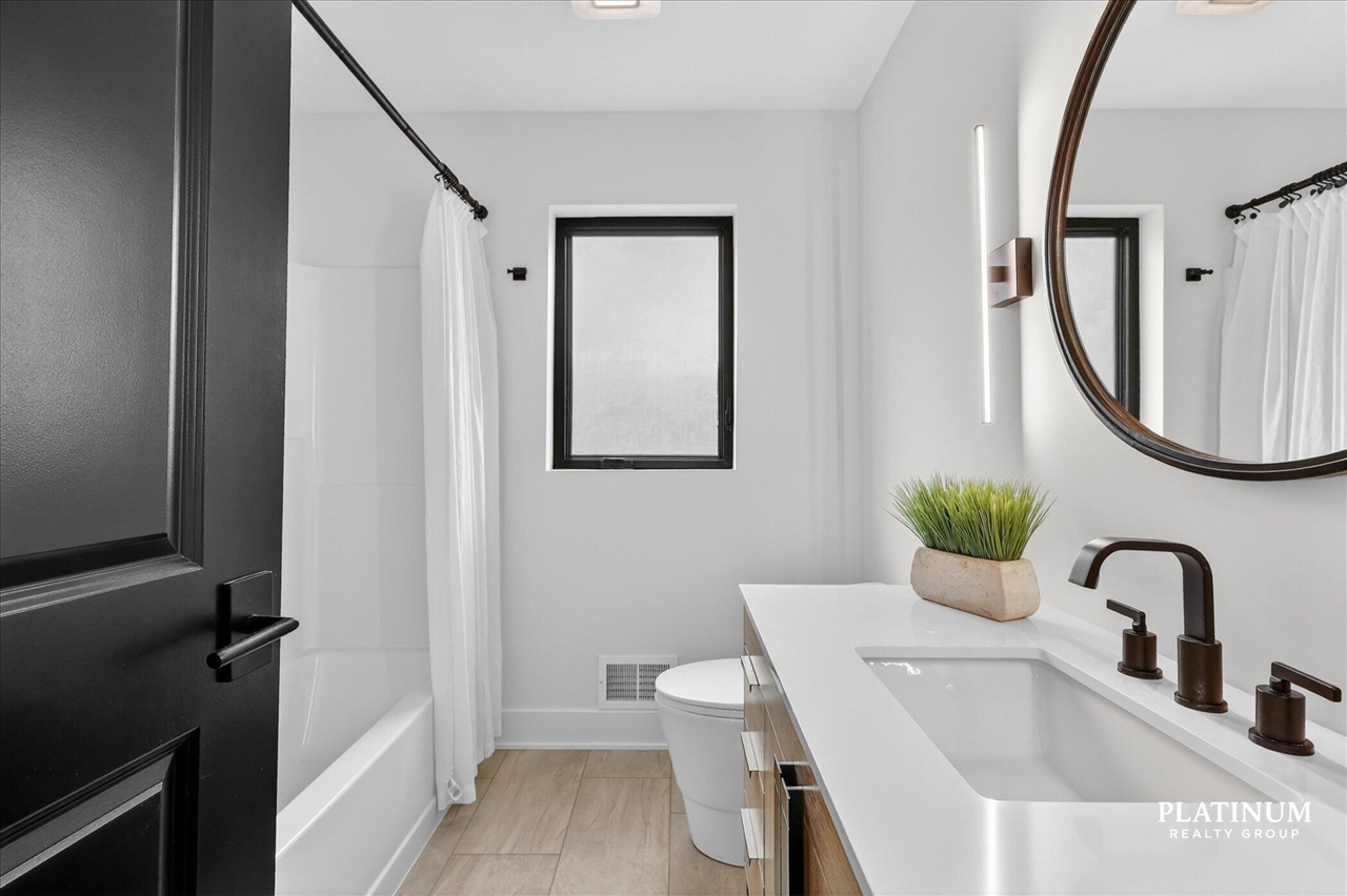 6879 Vista De Oro Drive, Rockford, MI, 49341-9469