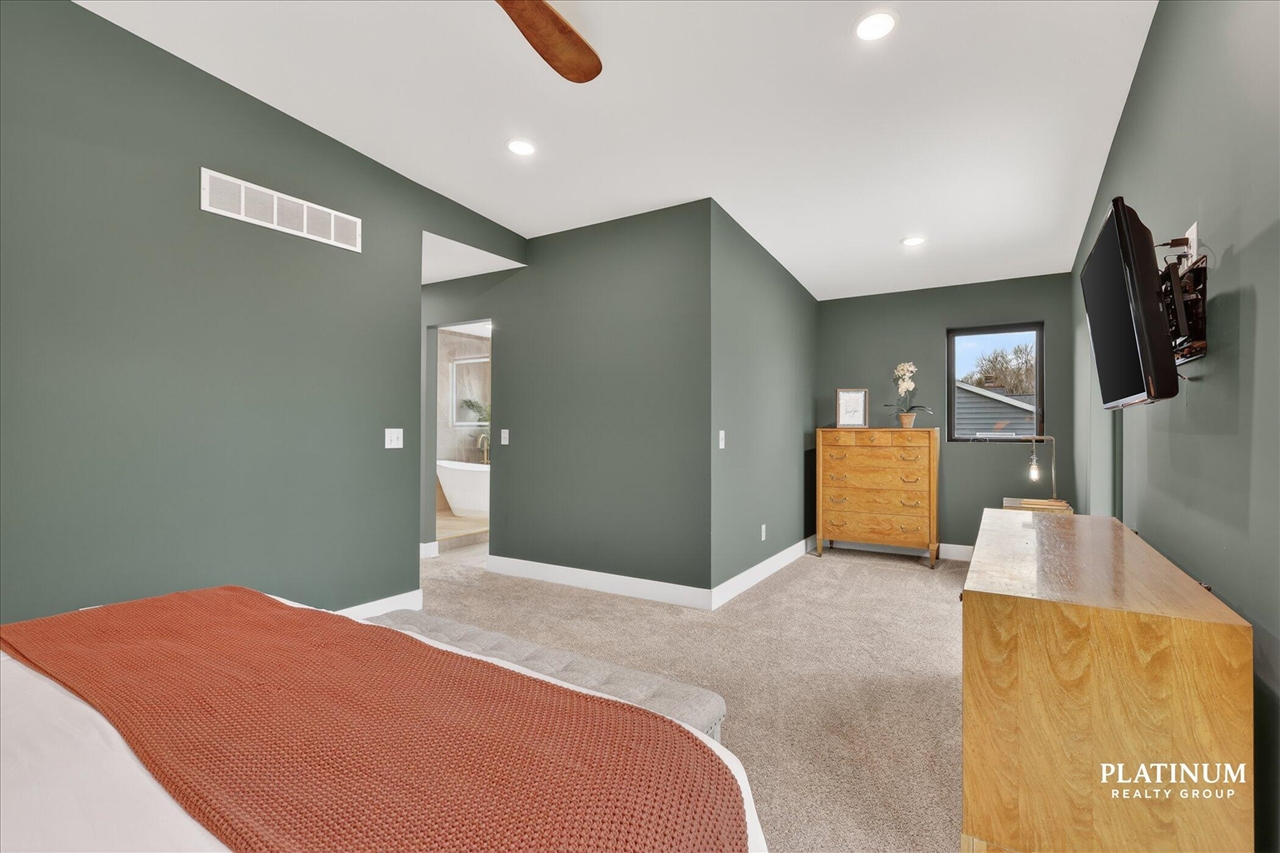 6879 Vista De Oro Drive, Rockford, MI, 49341-9469