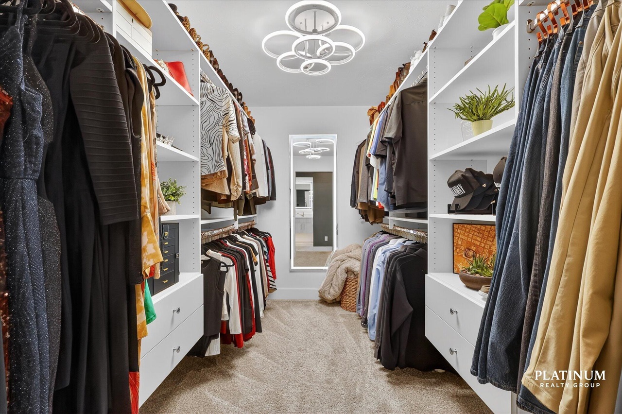 6879 Vista De Oro Drive, Rockford, MI, 49341-9469