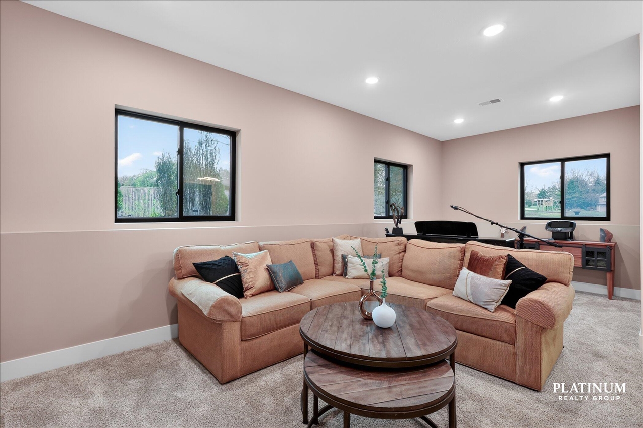 6879 Vista De Oro Drive, Rockford, MI, 49341-9469