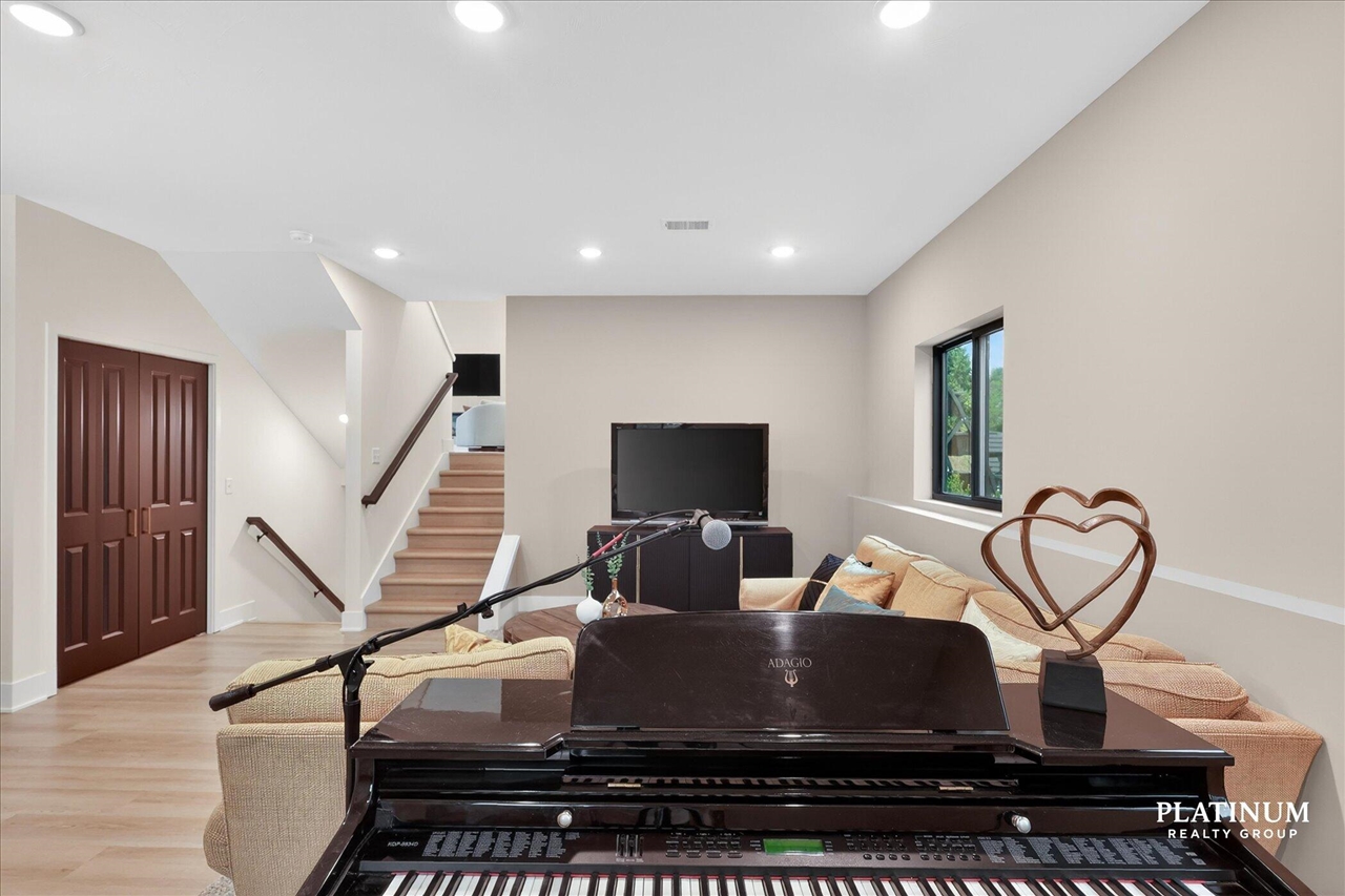 6879 Vista De Oro Drive, Rockford, MI, 49341-9469