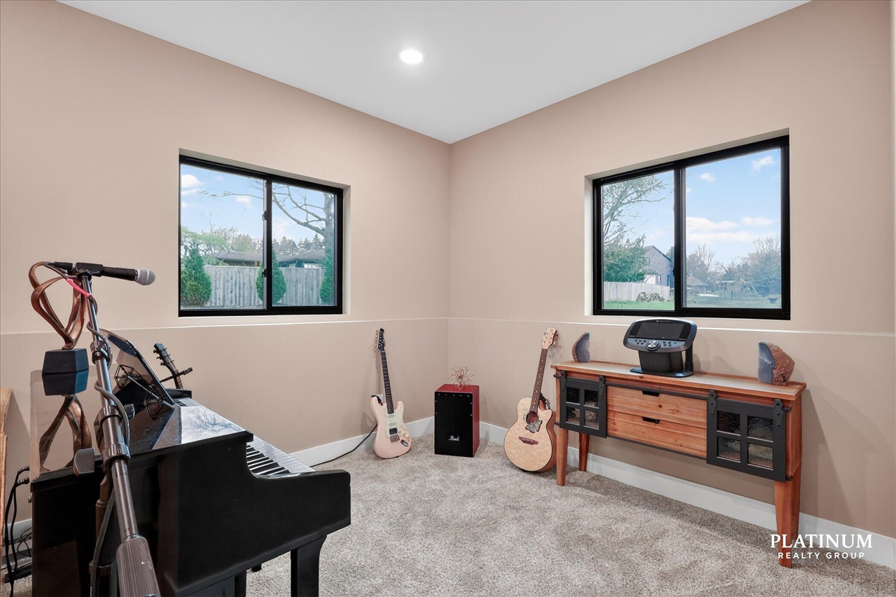 6879 Vista De Oro Drive, Rockford, MI, 49341-9469