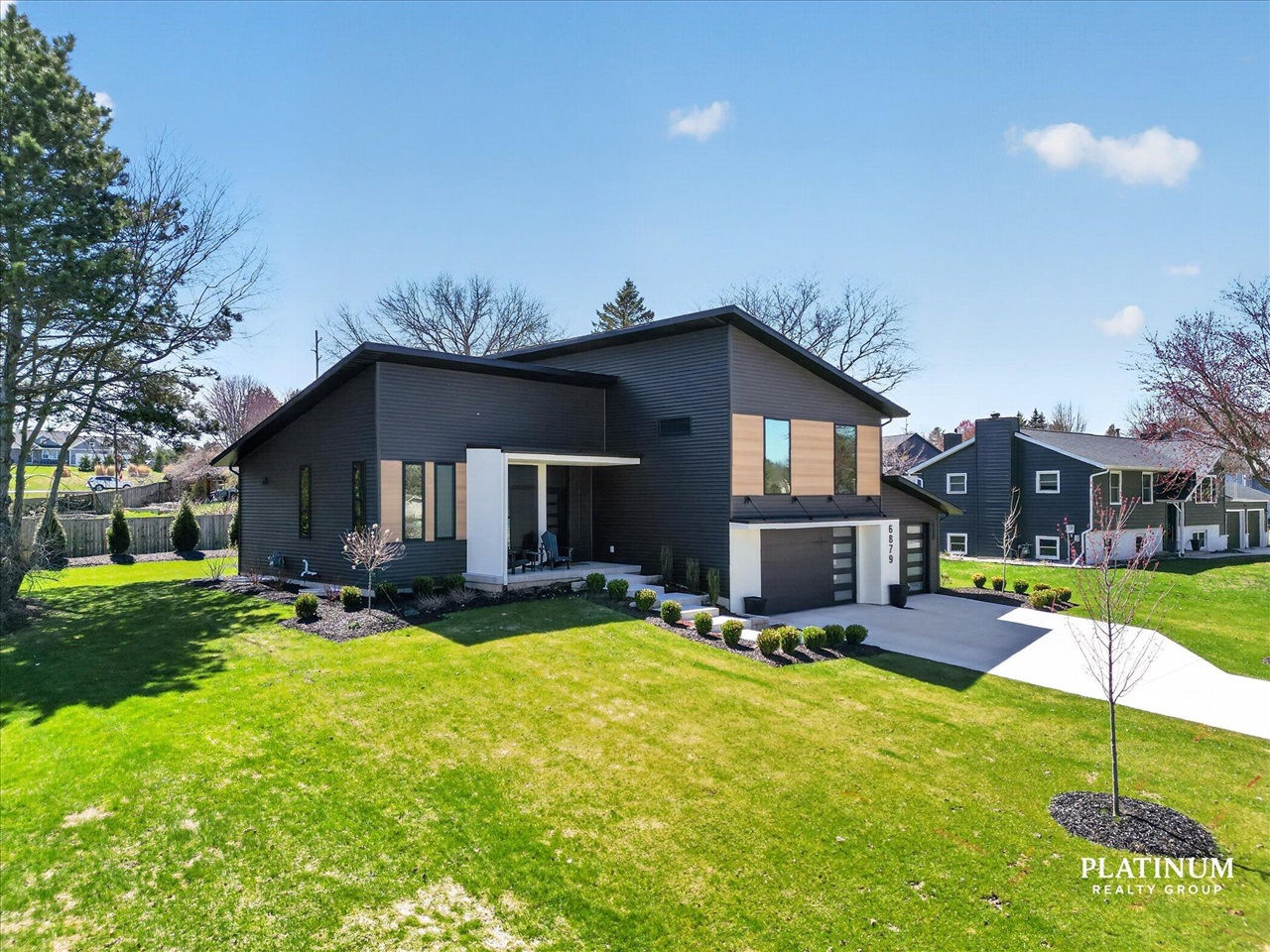 6879 Vista De Oro Drive, Rockford, MI, 49341-9469