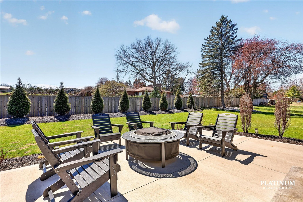 6879 Vista De Oro Drive, Rockford, MI, 49341-9469