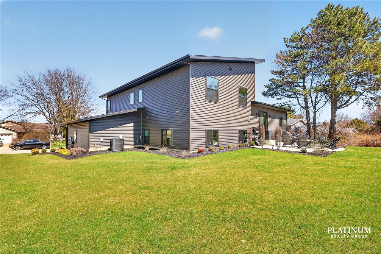 6879 Vista De Oro Drive, Rockford, MI, 49341-9469