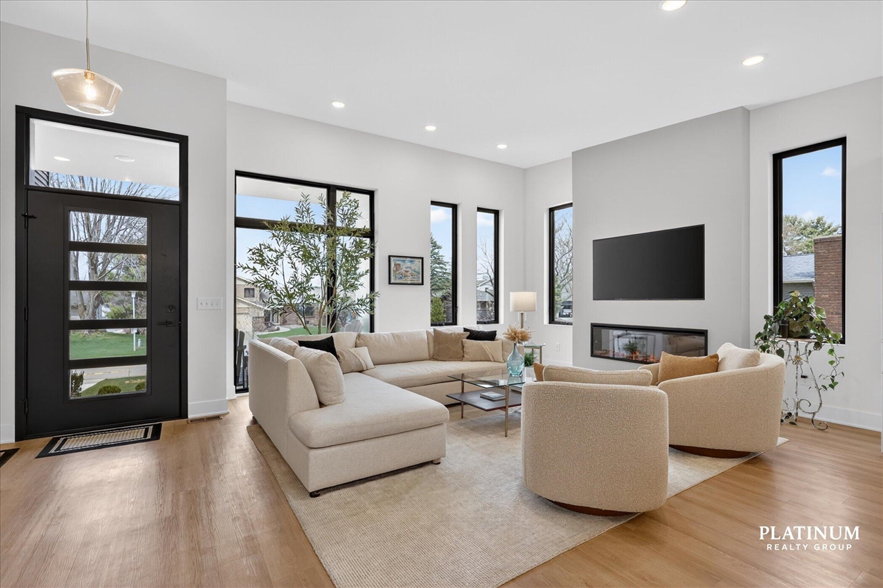 6879 Vista De Oro Drive, Rockford, MI, 49341-9469