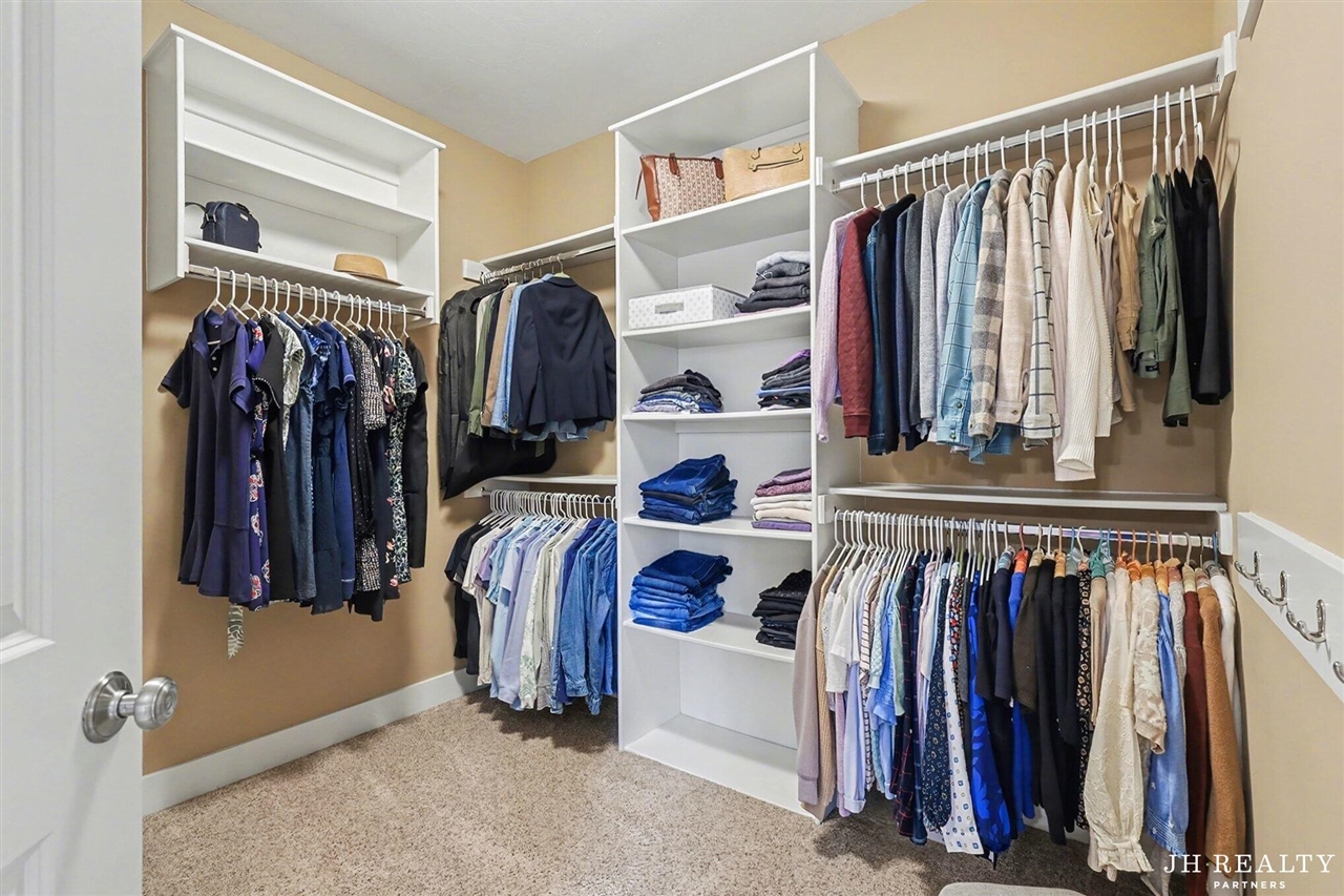 2627 Oak Highland Court, Lowell, MI, 49331