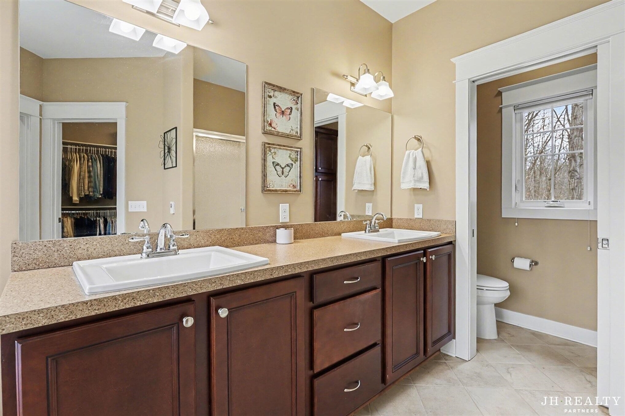 2627 Oak Highland Court, Lowell, MI, 49331