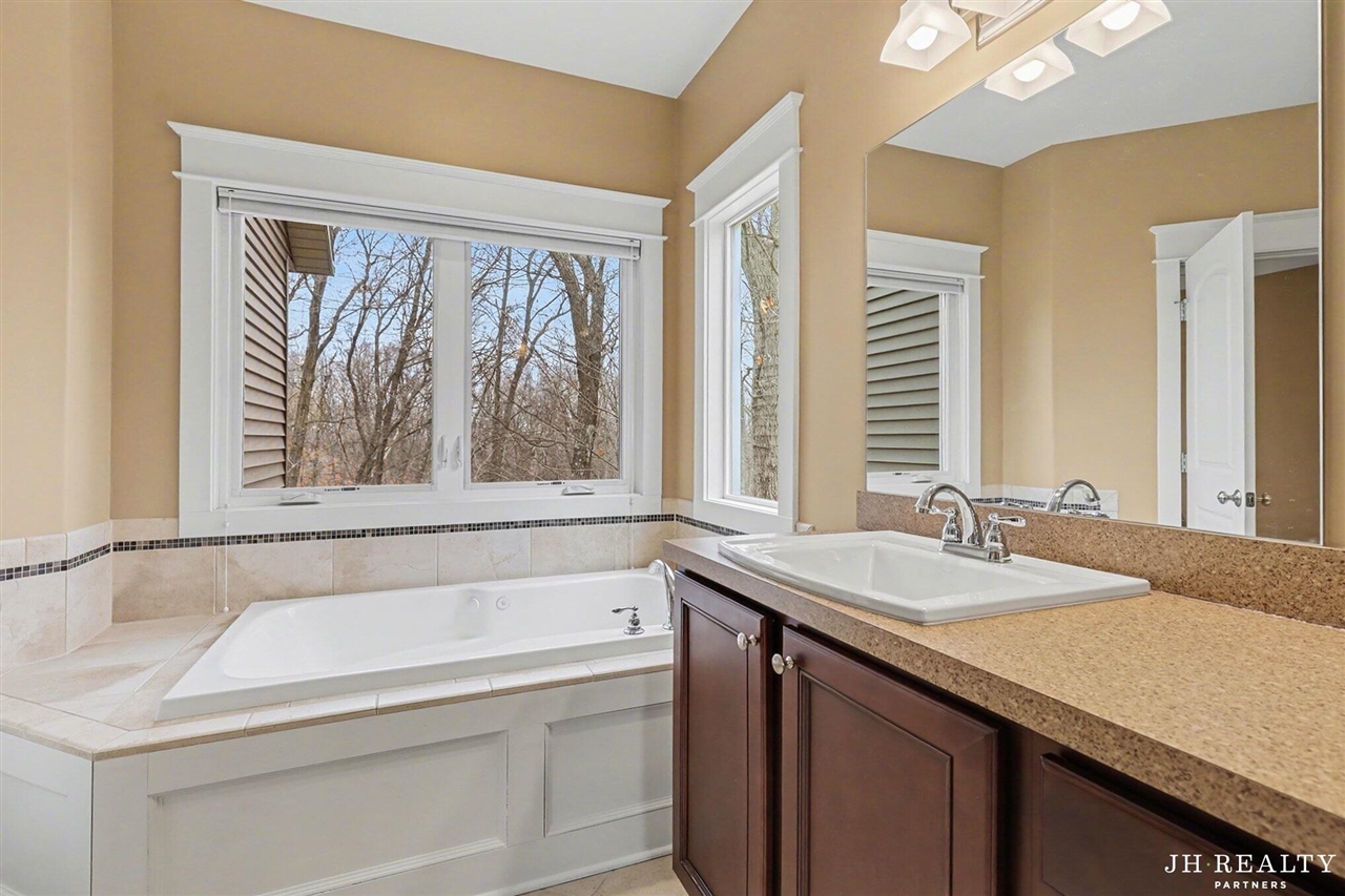 2627 Oak Highland Court, Lowell, MI, 49331