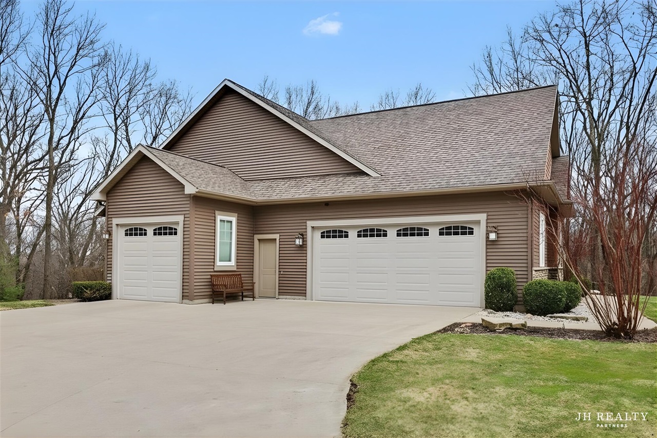 2627 Oak Highland Court, Lowell, MI, 49331