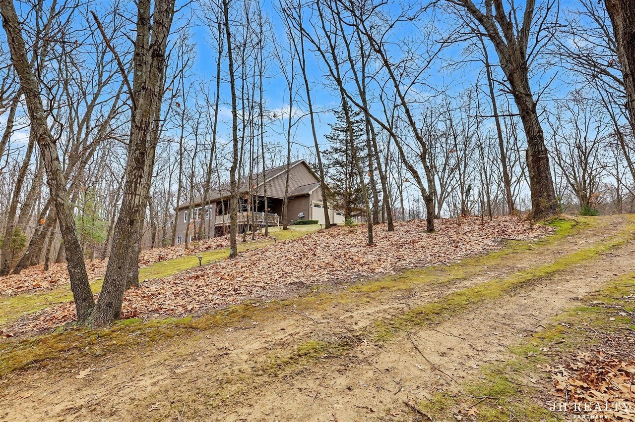 2627 Oak Highland Court, Lowell, MI, 49331