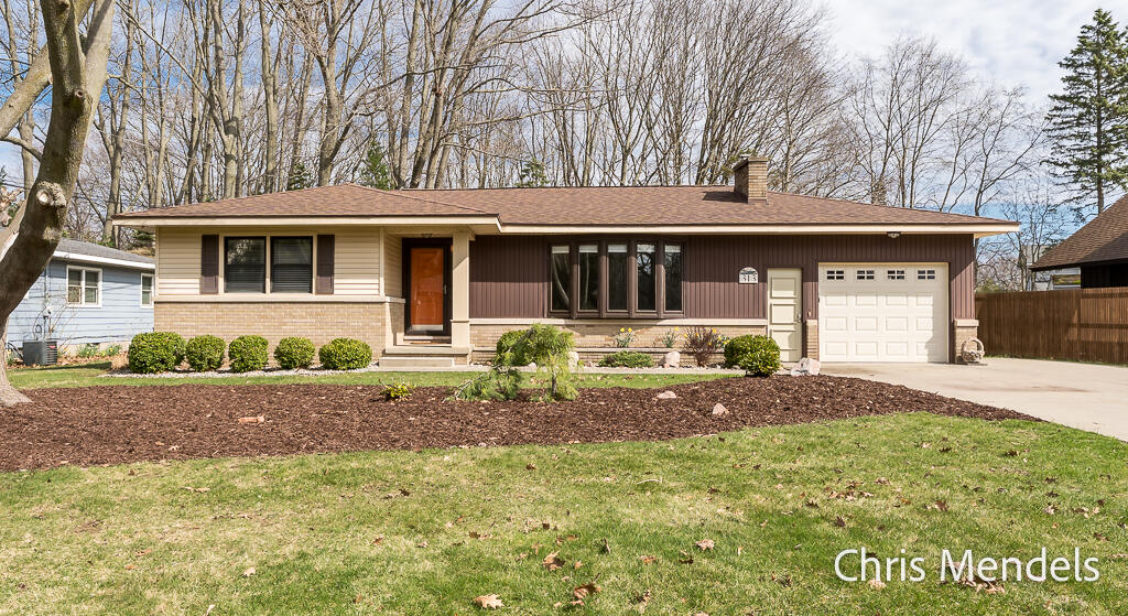 313 Robbins Road, Grand Haven, MI, 49417-9315