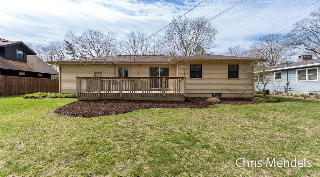 313 Robbins Road, Grand Haven, MI, 49417-9315