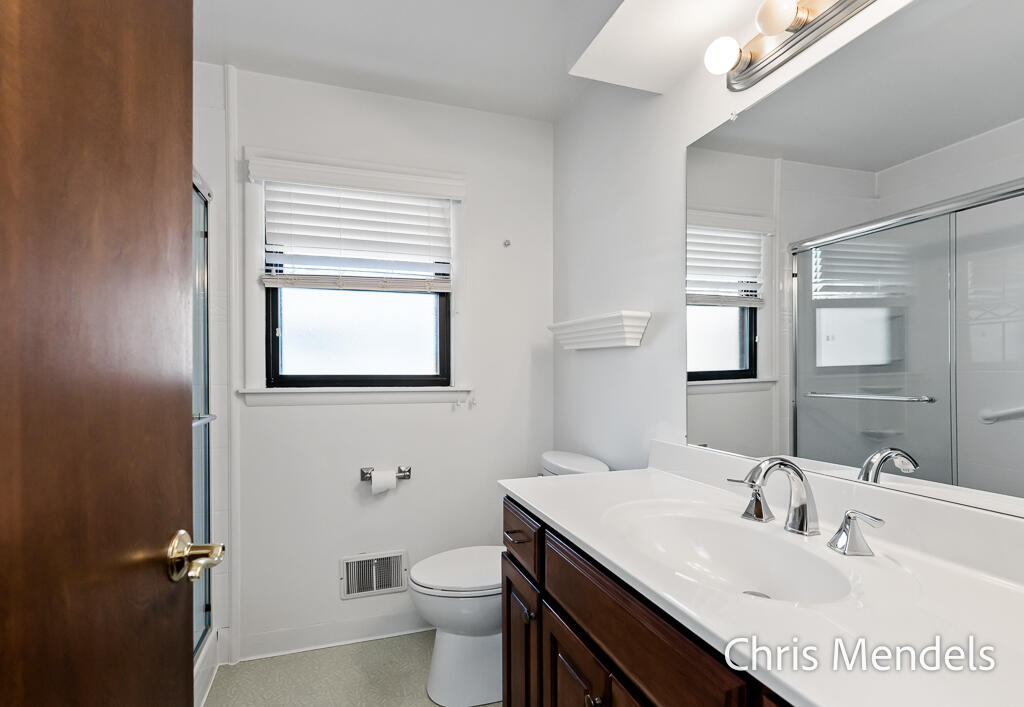 313 Robbins Road, Grand Haven, MI, 49417-9315