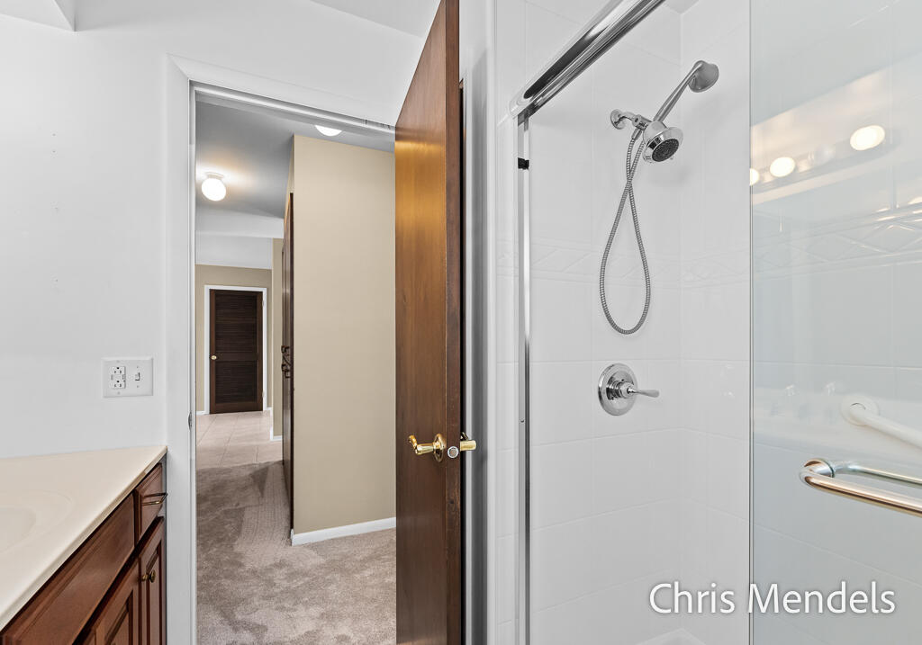 313 Robbins Road, Grand Haven, MI, 49417-9315