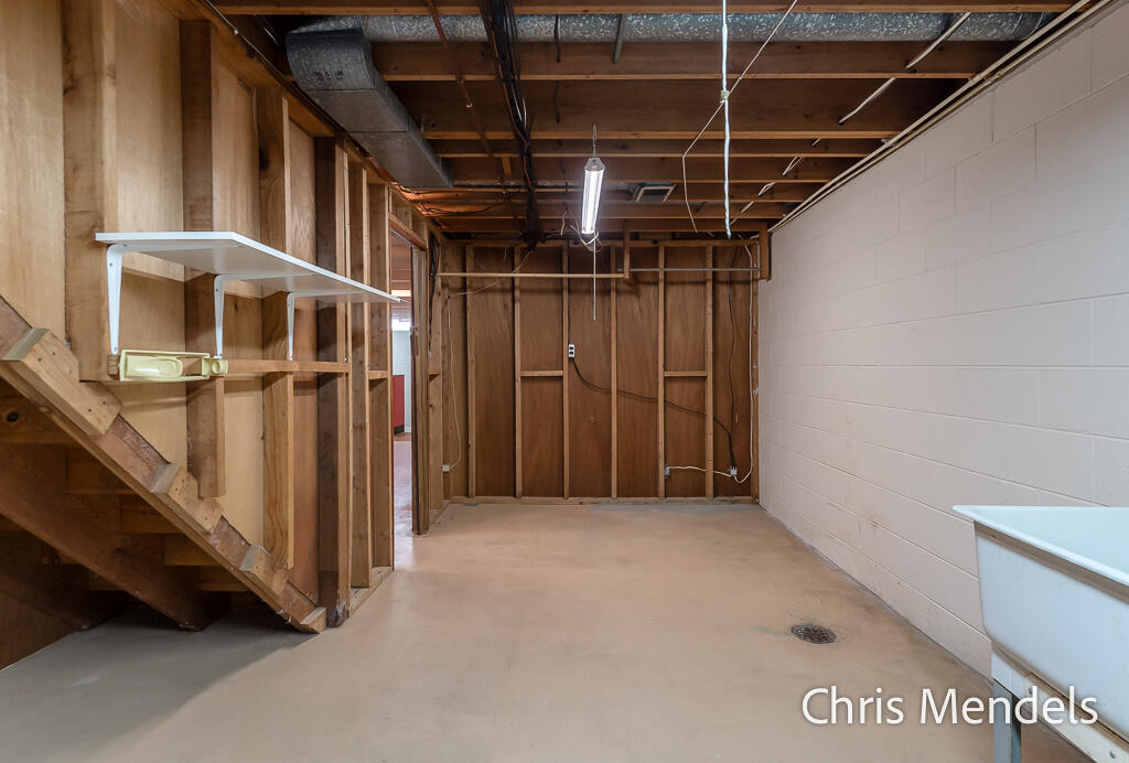 313 Robbins Road, Grand Haven, MI, 49417-9315