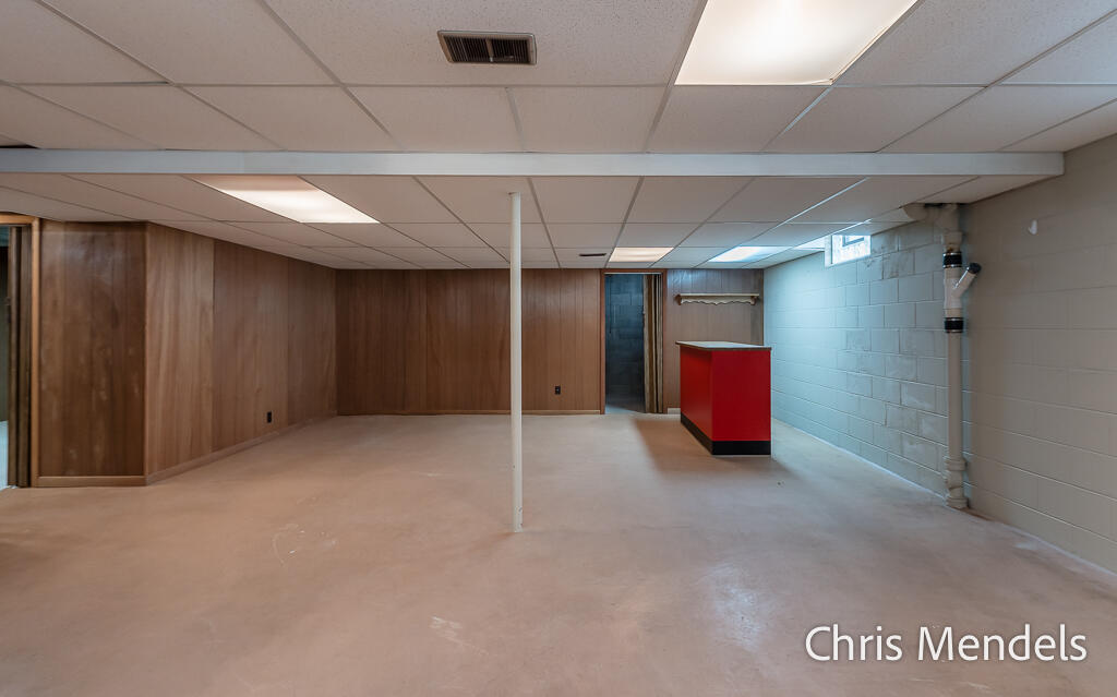 313 Robbins Road, Grand Haven, MI, 49417-9315