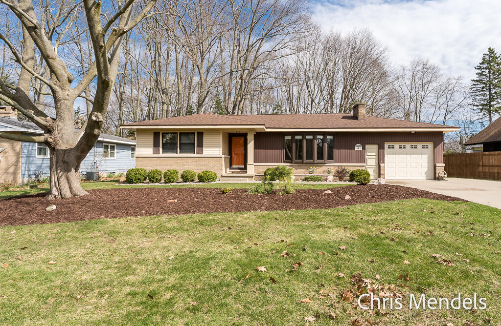 313 Robbins Road, Grand Haven, MI, 49417-9315