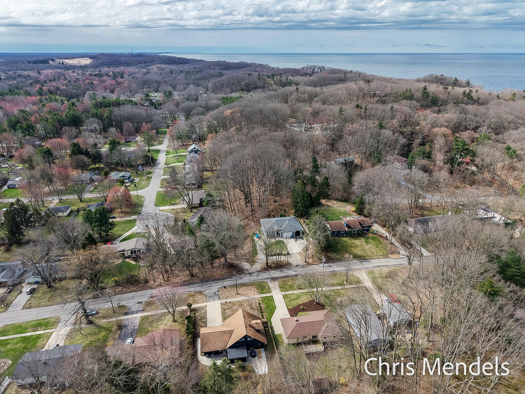 313 Robbins Road, Grand Haven, MI, 49417-9315
