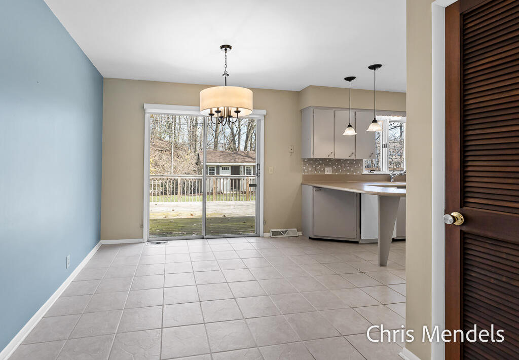 313 Robbins Road, Grand Haven, MI, 49417-9315