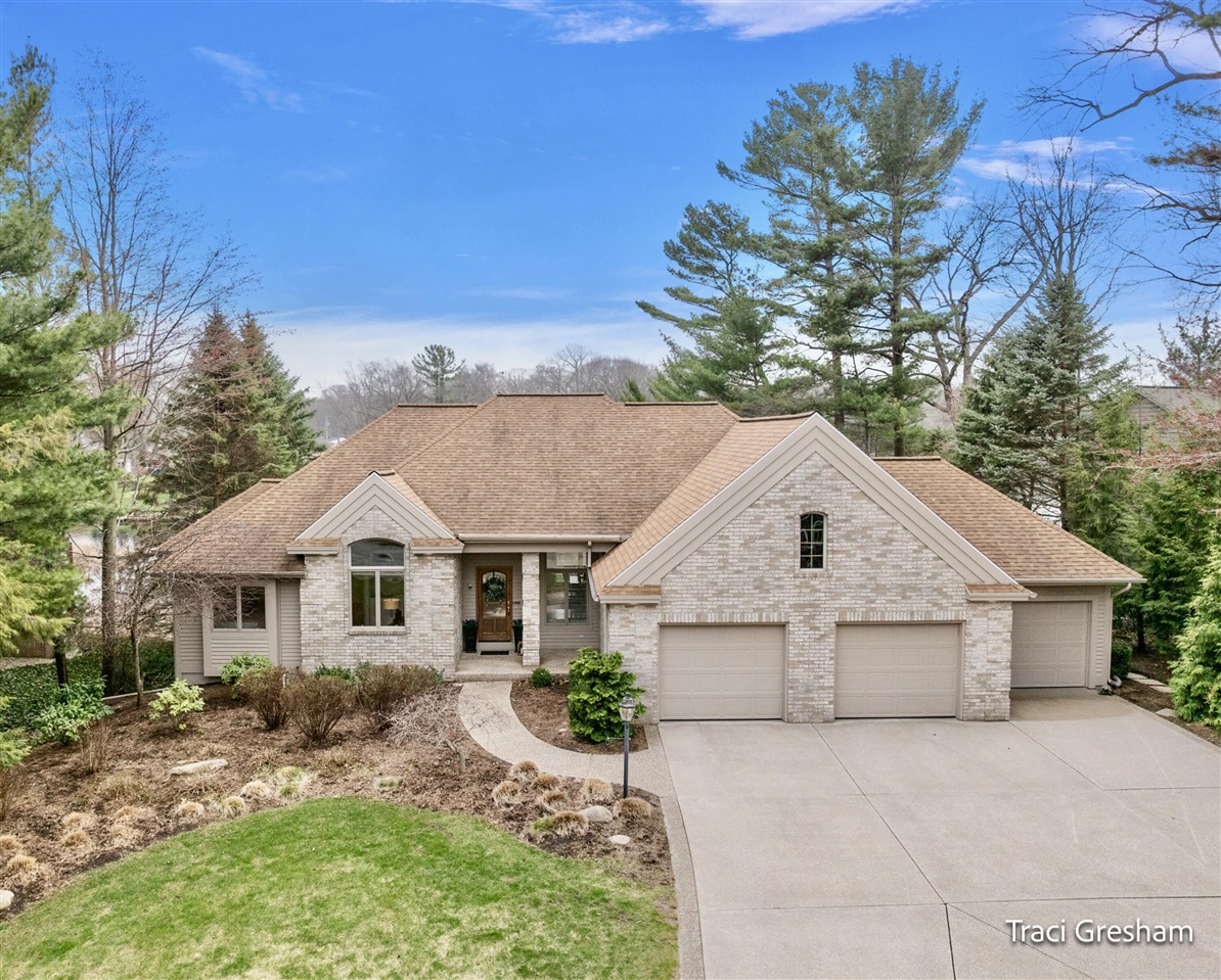 8432 Ravinewood Drive, Jenison, MI, 49428-3402