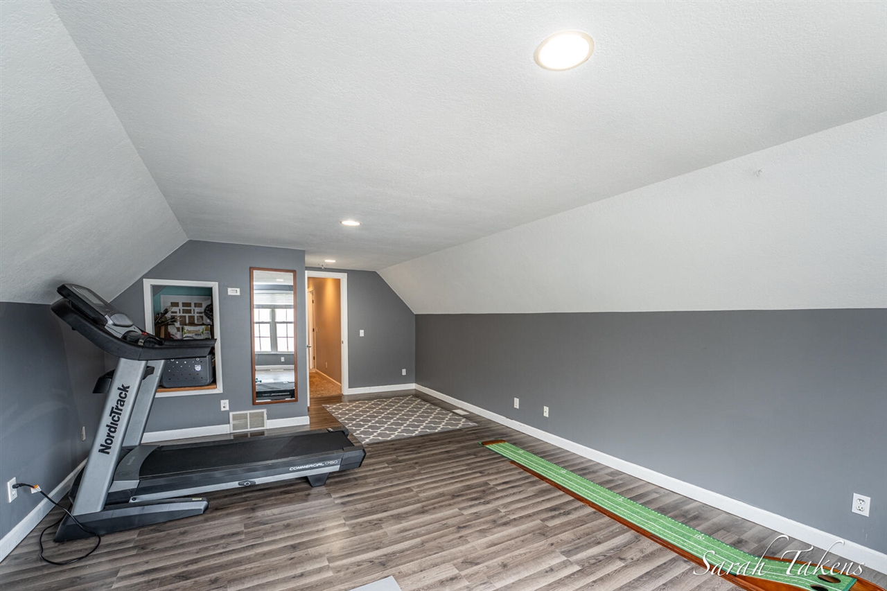 1106 Brookway Court, Norton Shores, MI, 49441-7007