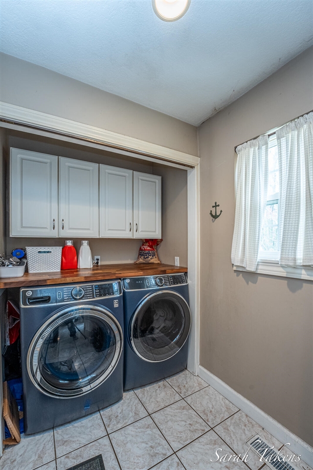 1106 Brookway Court, Norton Shores, MI, 49441-7007