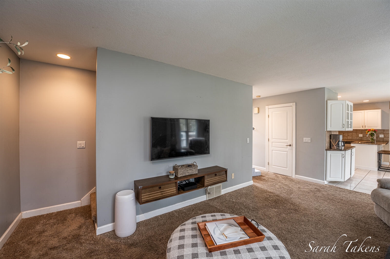 1106 Brookway Court, Norton Shores, MI, 49441-7007