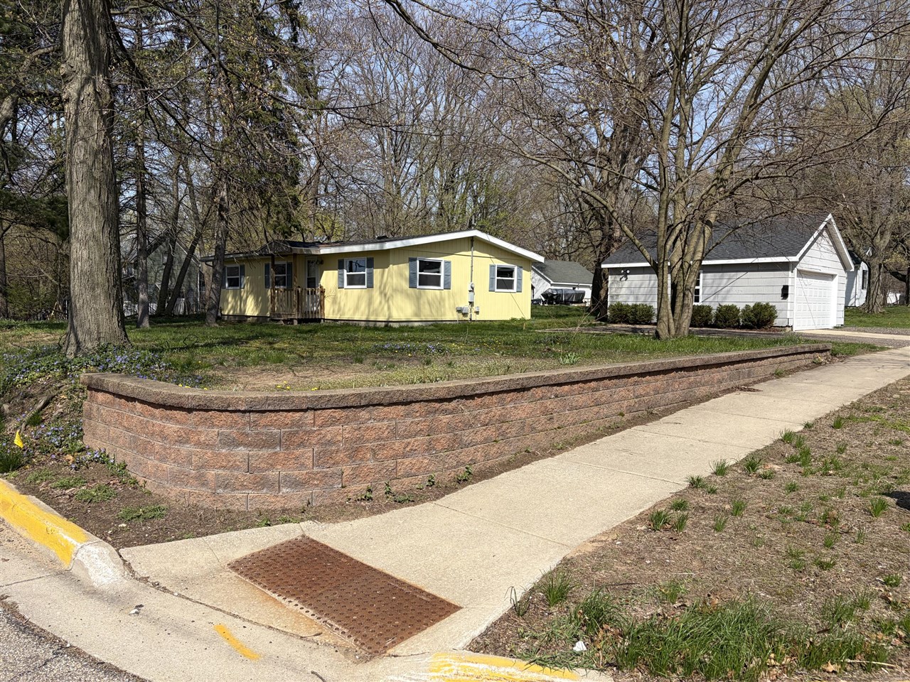 835 South Haven Place, South Haven, MI, 49090-1814