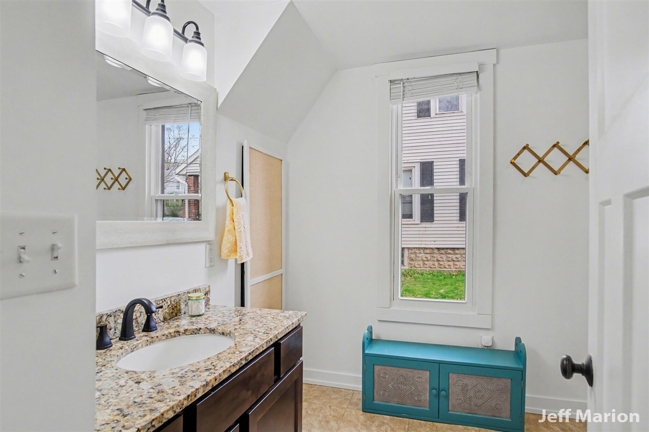 1523 North Avenue, Grand Rapids, MI, 49505