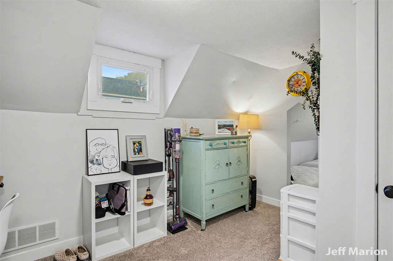 1523 North Avenue, Grand Rapids, MI, 49505