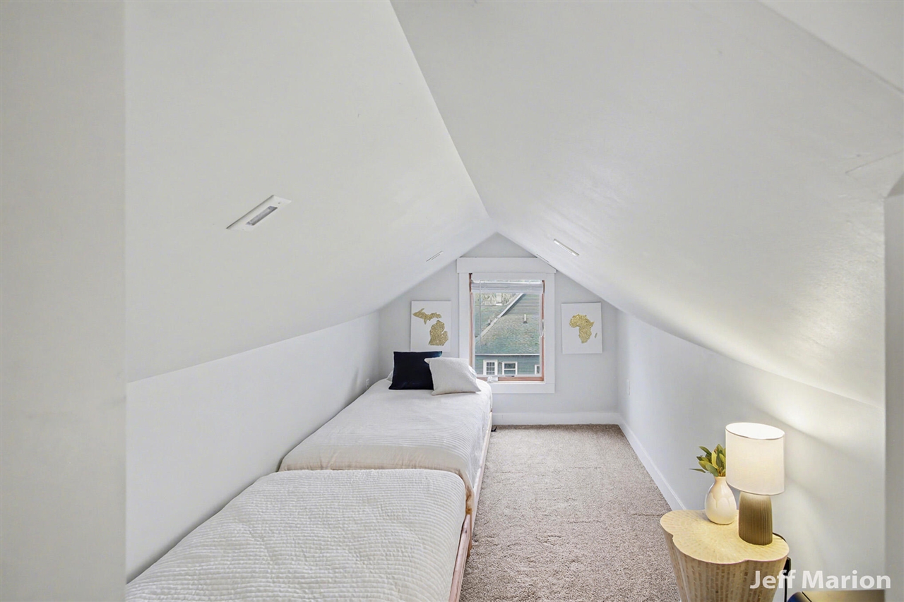 1523 North Avenue, Grand Rapids, MI, 49505