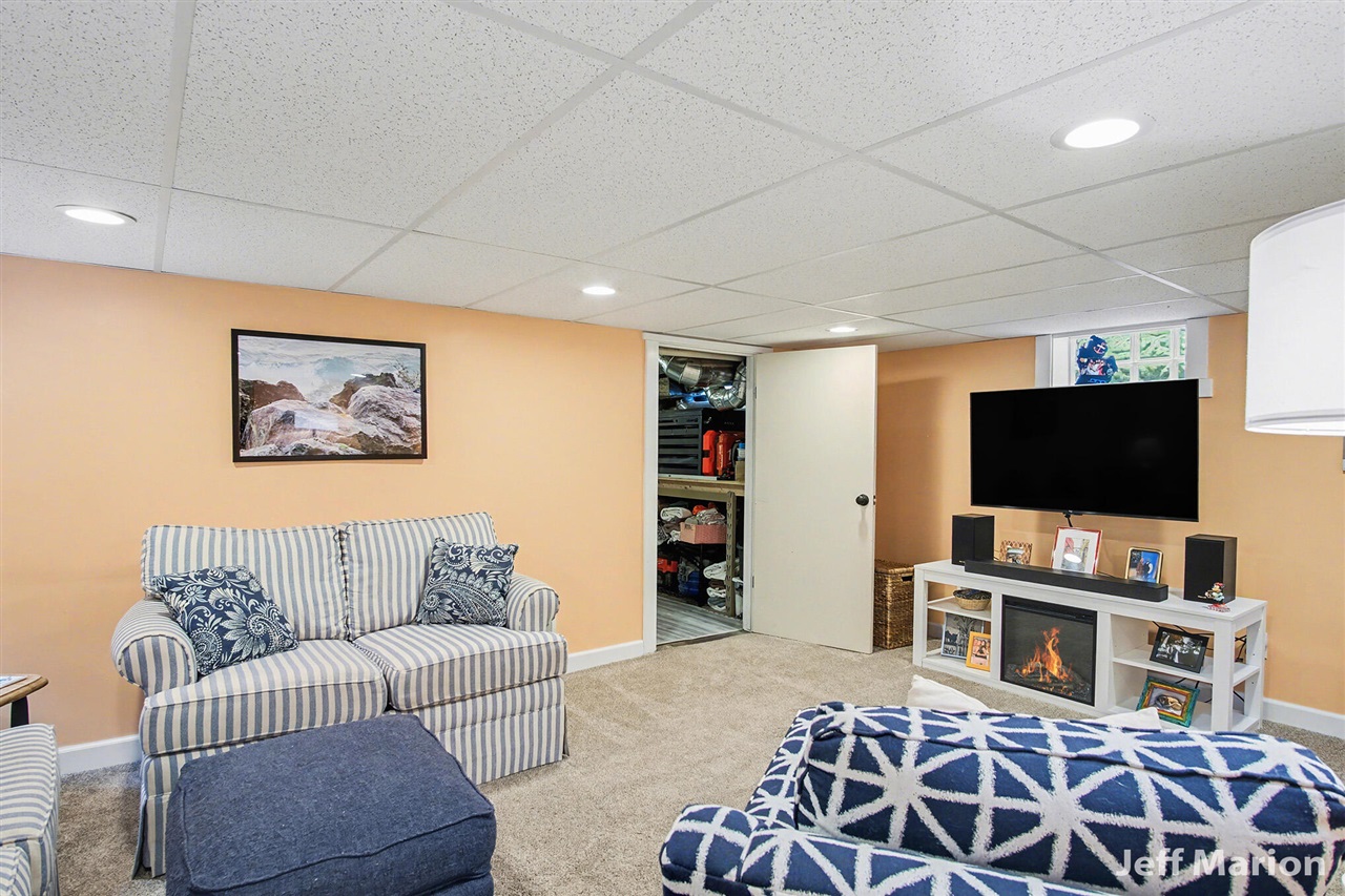 1523 North Avenue, Grand Rapids, MI, 49505