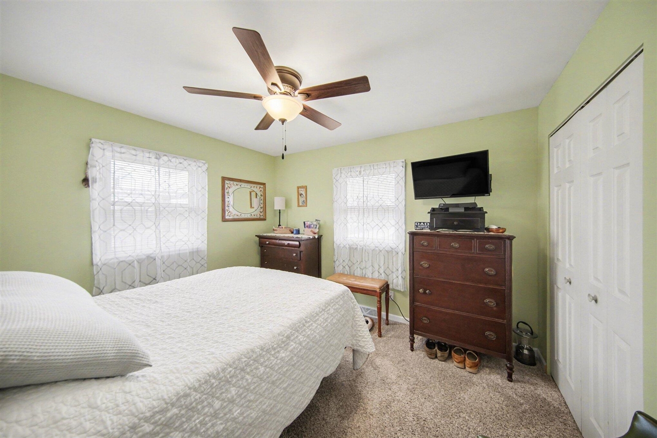 302 Hillsdale Street, Jackson, MI, 49202-2244