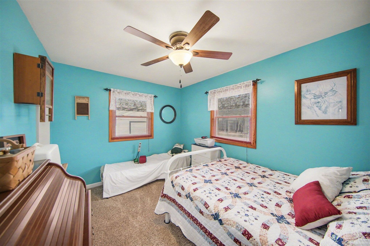 302 Hillsdale Street, Jackson, MI, 49202-2244