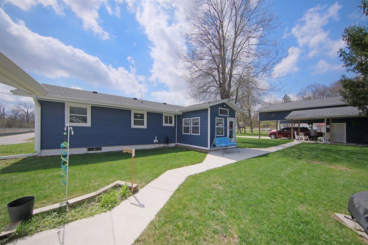 302 Hillsdale Street, Jackson, MI, 49202-2244