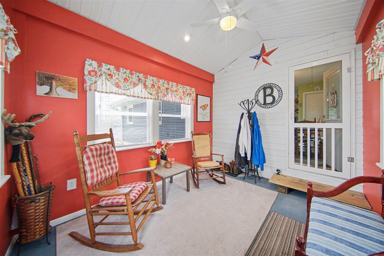 302 Hillsdale Street, Jackson, MI, 49202-2244