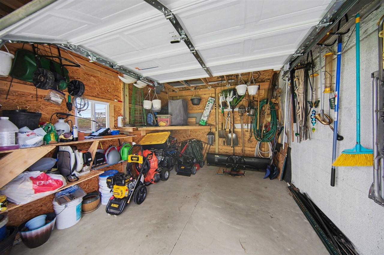 302 Hillsdale Street, Jackson, MI, 49202-2244