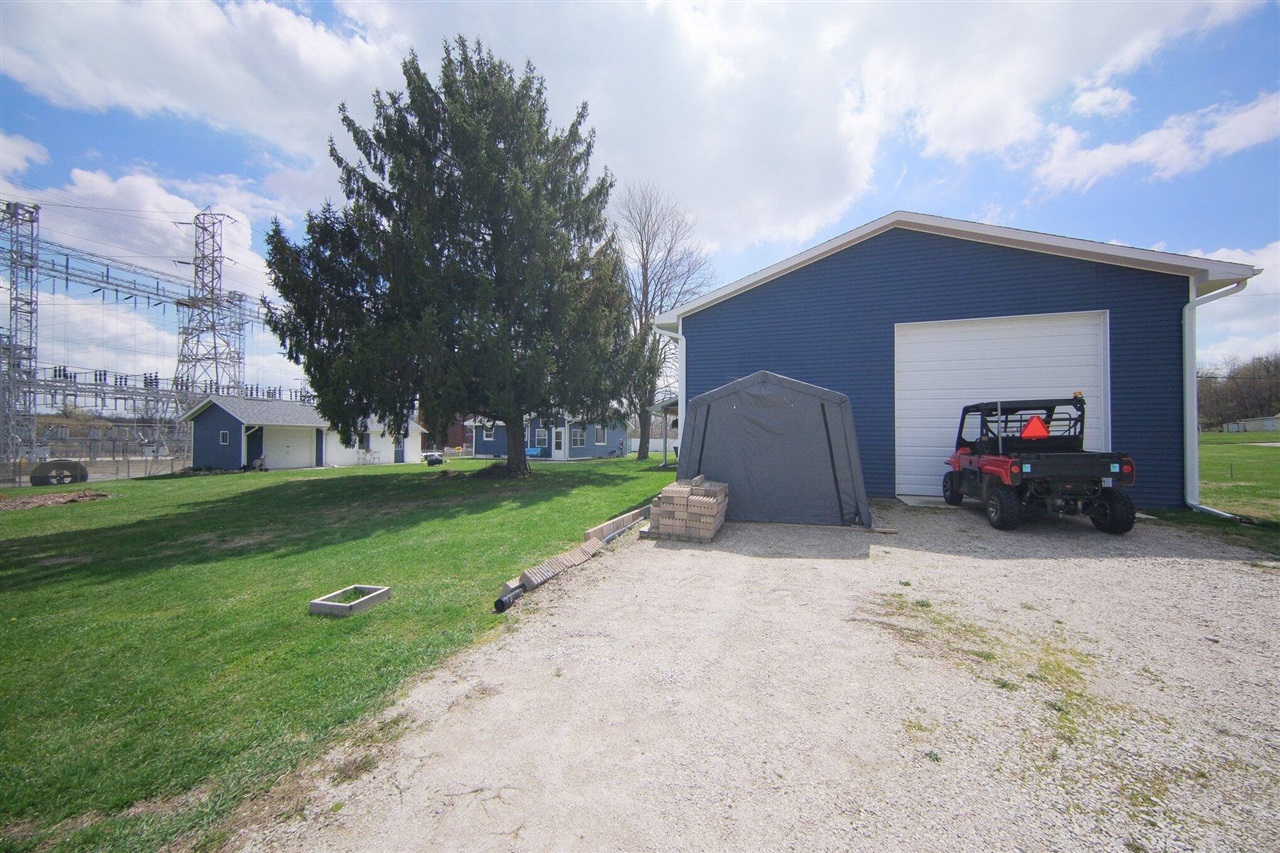 302 Hillsdale Street, Jackson, MI, 49202-2244